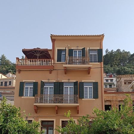 Amfitrion City Gythio Exterior foto