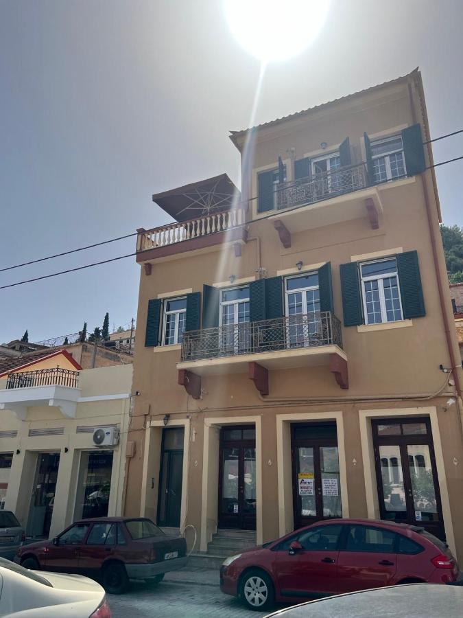 Amfitrion City Gythio Exterior foto